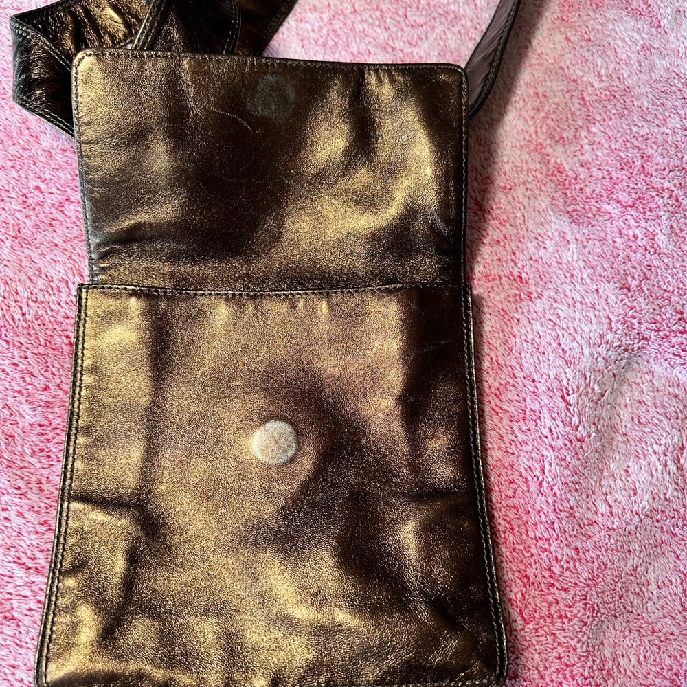 Chanel Metallic Calfskin Messenger Bag - Picture 4 of 10